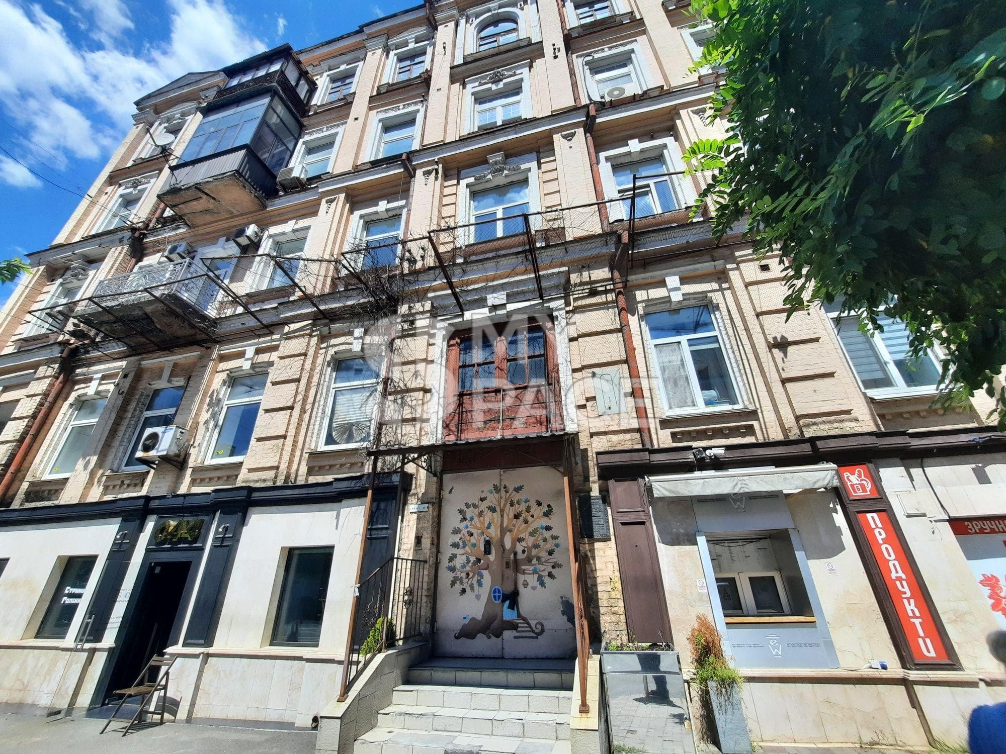 Продажа фасадного помещения 123 м Саксаганского 44