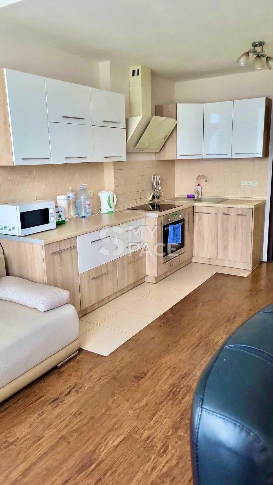 RC Cosmopolitan, vul. Dehtiarivska, 25A