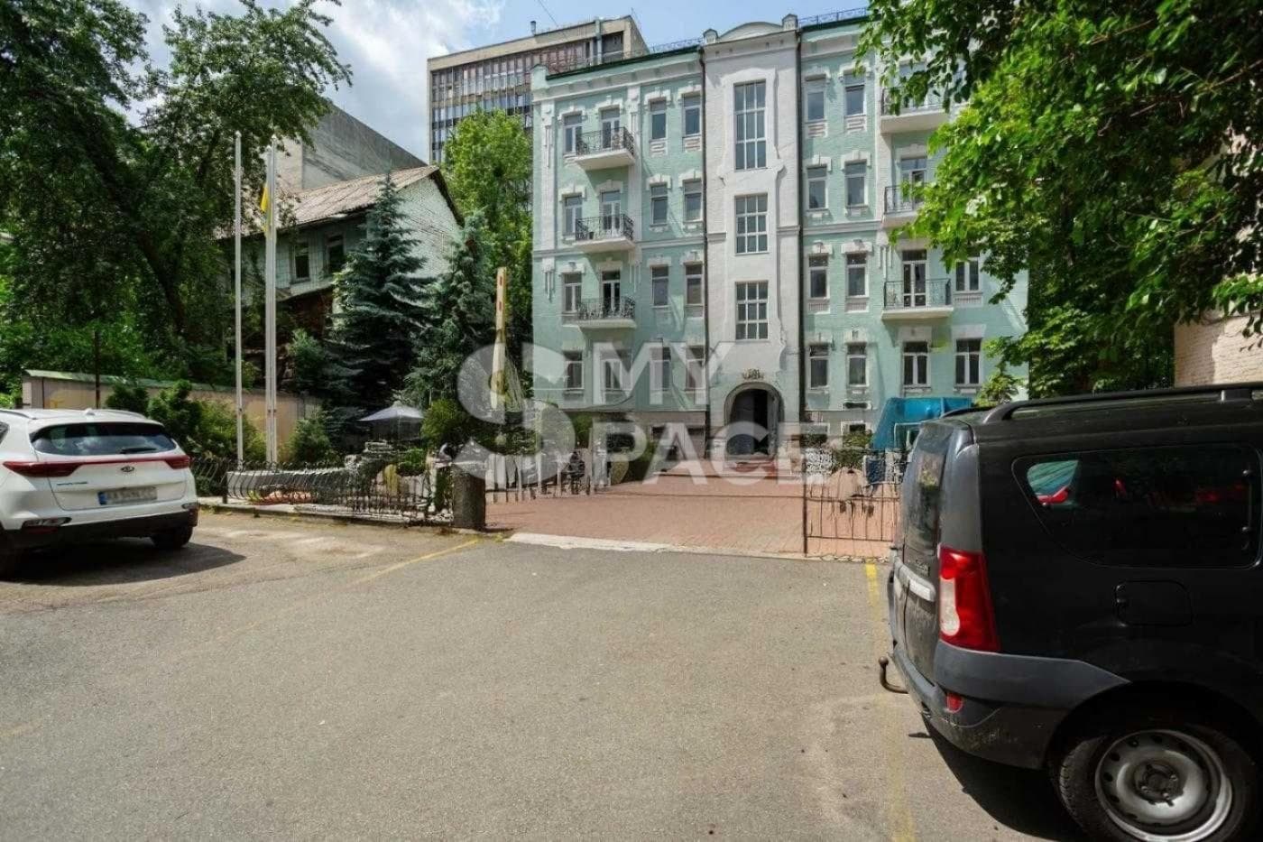 вул. Еспланадна, 32В