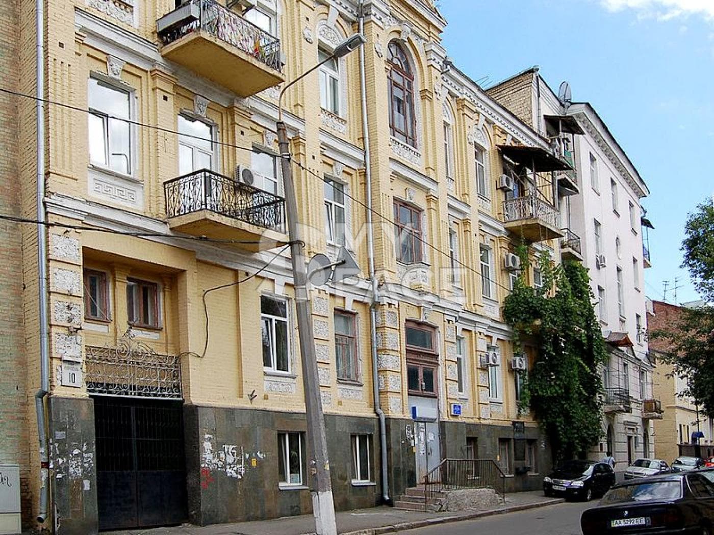 вул. Кудрявська, 10