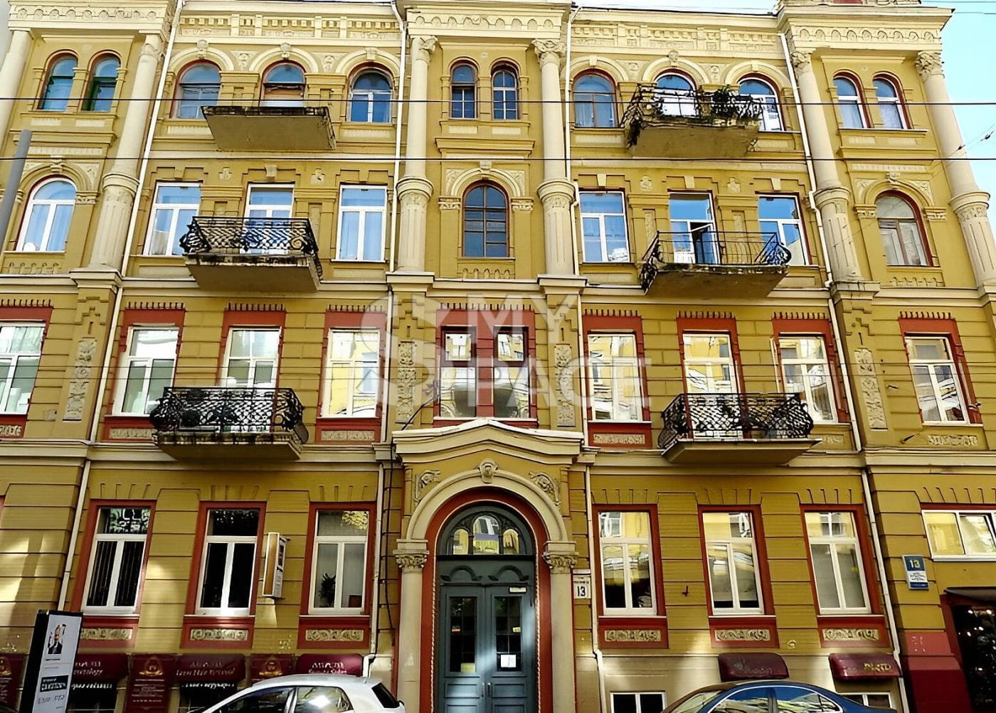 вул. Велика Житомирська, 13