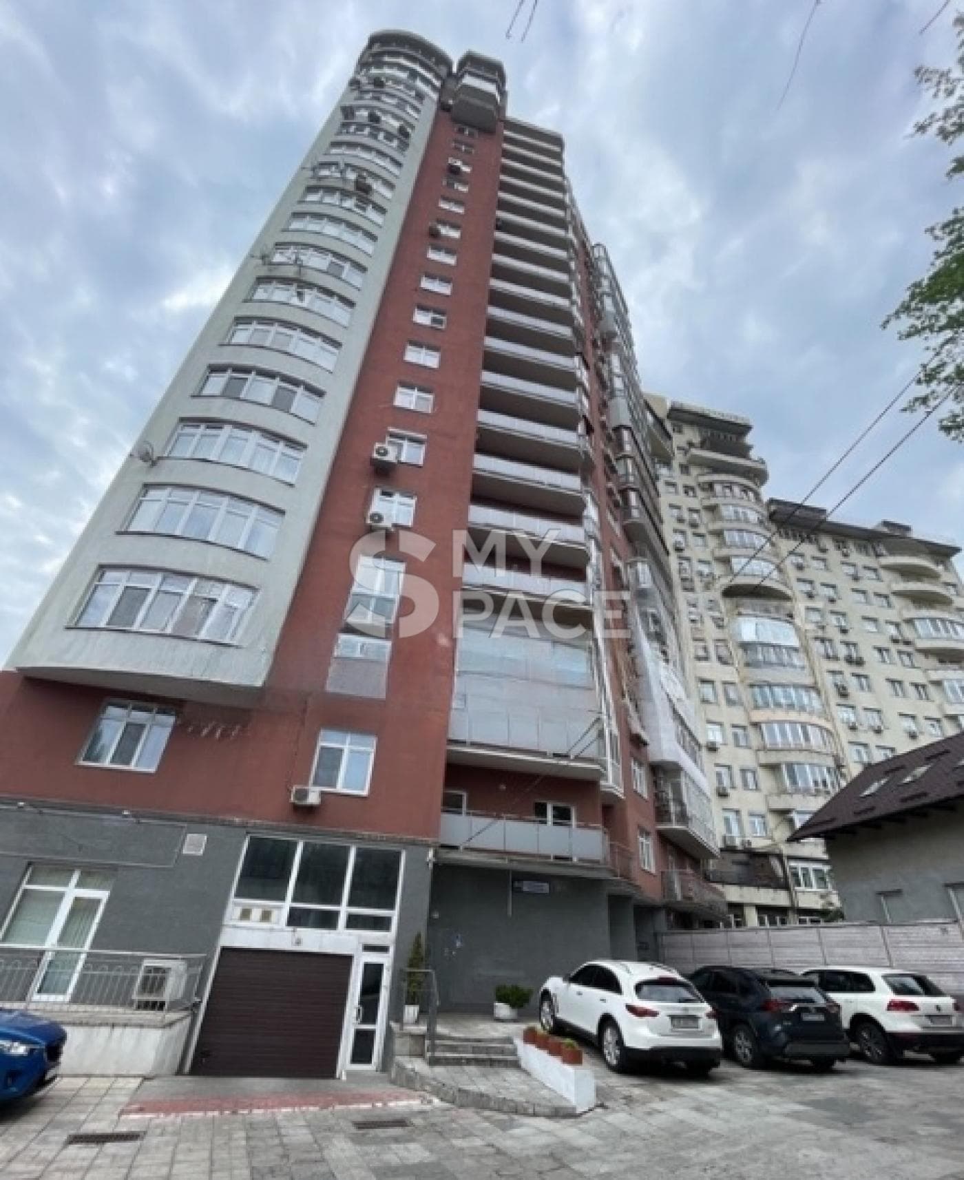 вул. Кониського Олександра, 44