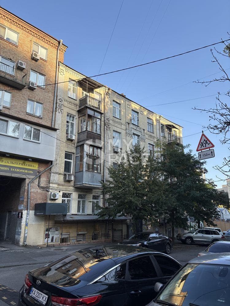 вул. Івана Драча, 3