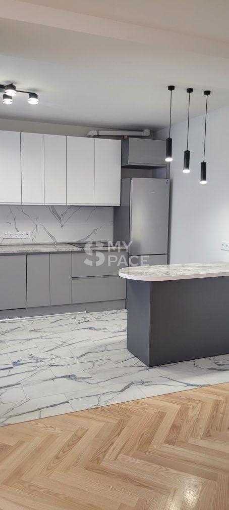 112м2 вул. Гончара, 52 / Золоті ворота, вул. Богдана Хмельницького