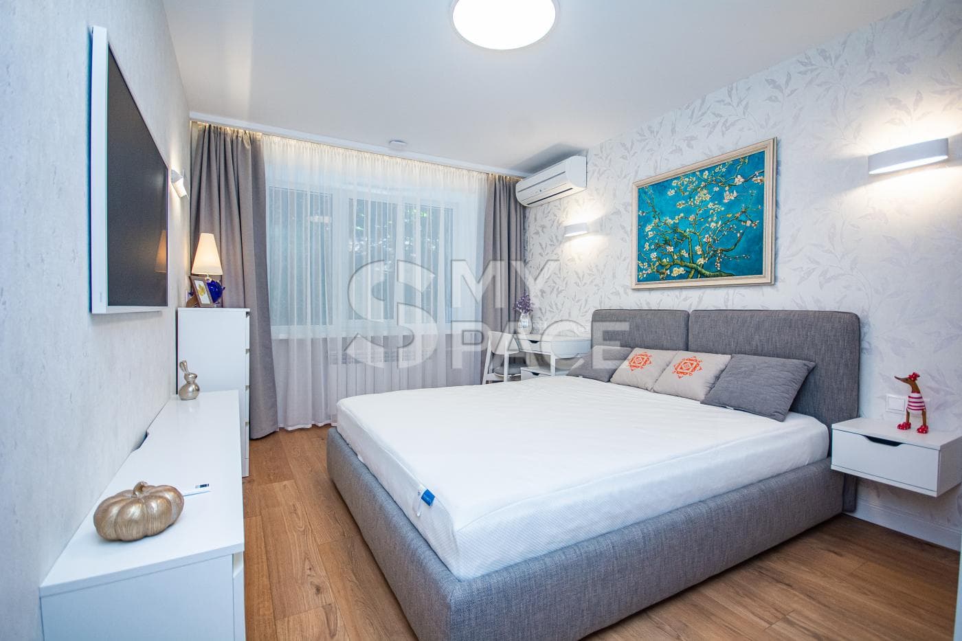 ПРОДАЖ! вул. Михайла Бойчука, 23 2-к, 43м²