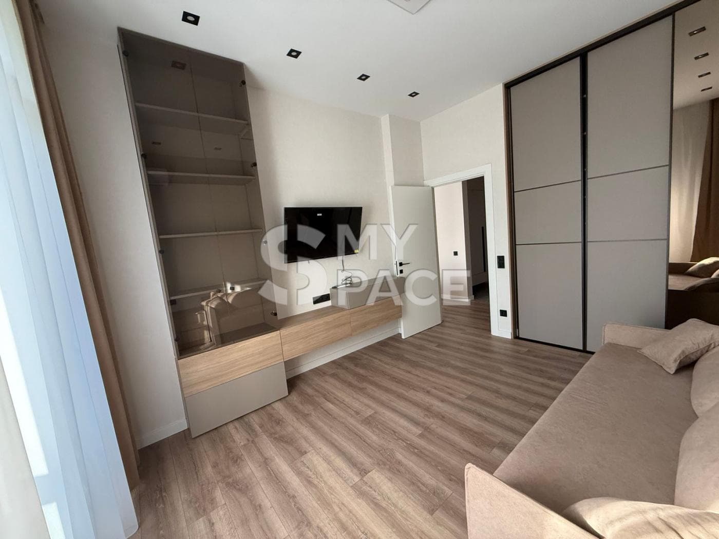 ЖК UNIT.Home, вул. Ґарета Джонса, 12