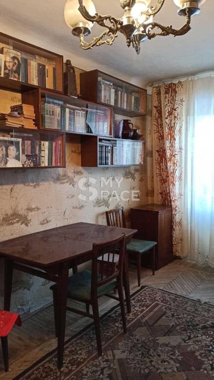 Пр-т Повітряних Сил, 7