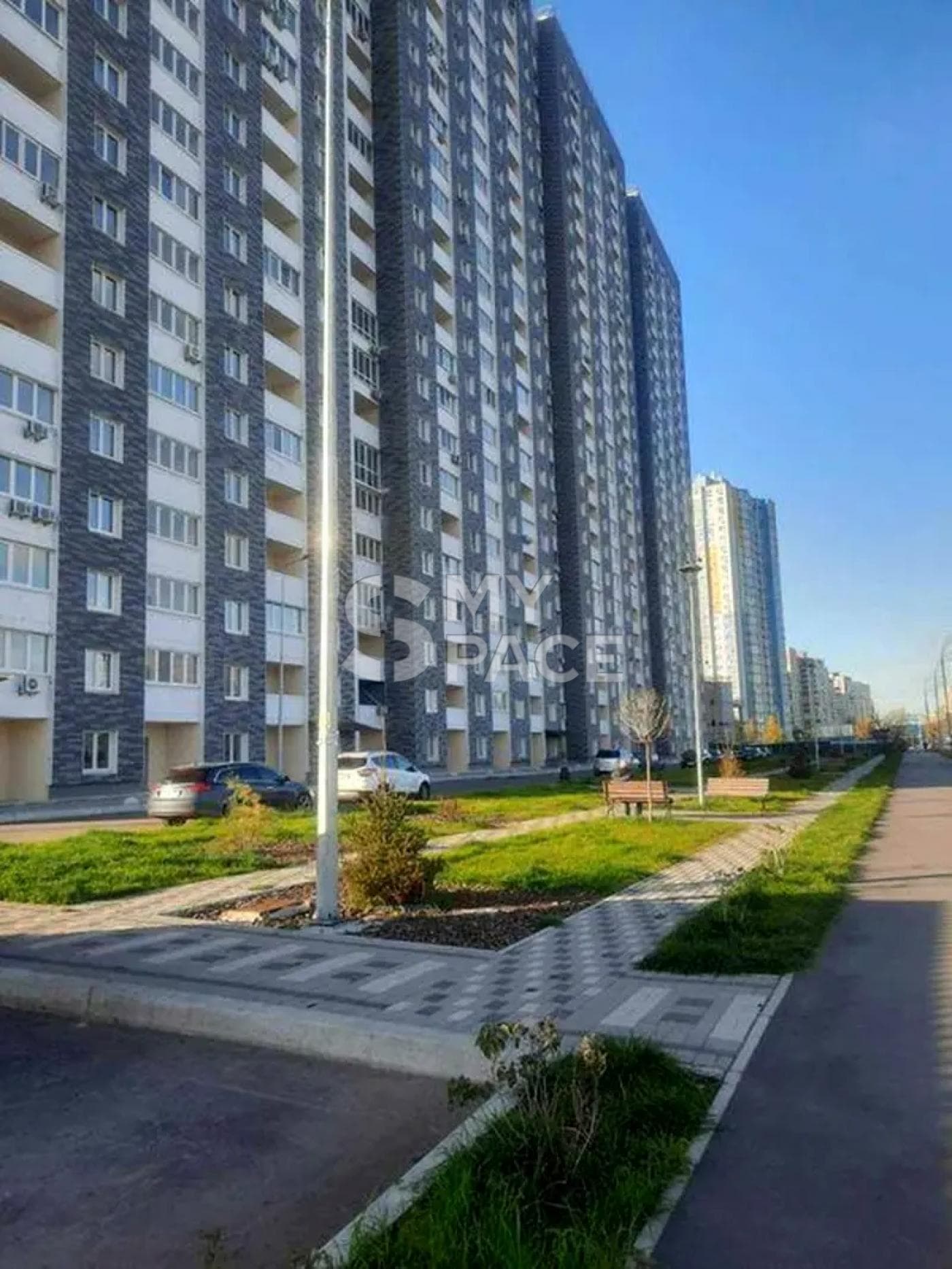 RC Revutskyi ( prosp. Mykoly Bazhana, m. Kharkivska, Pozniaky, Vyrlytsia)