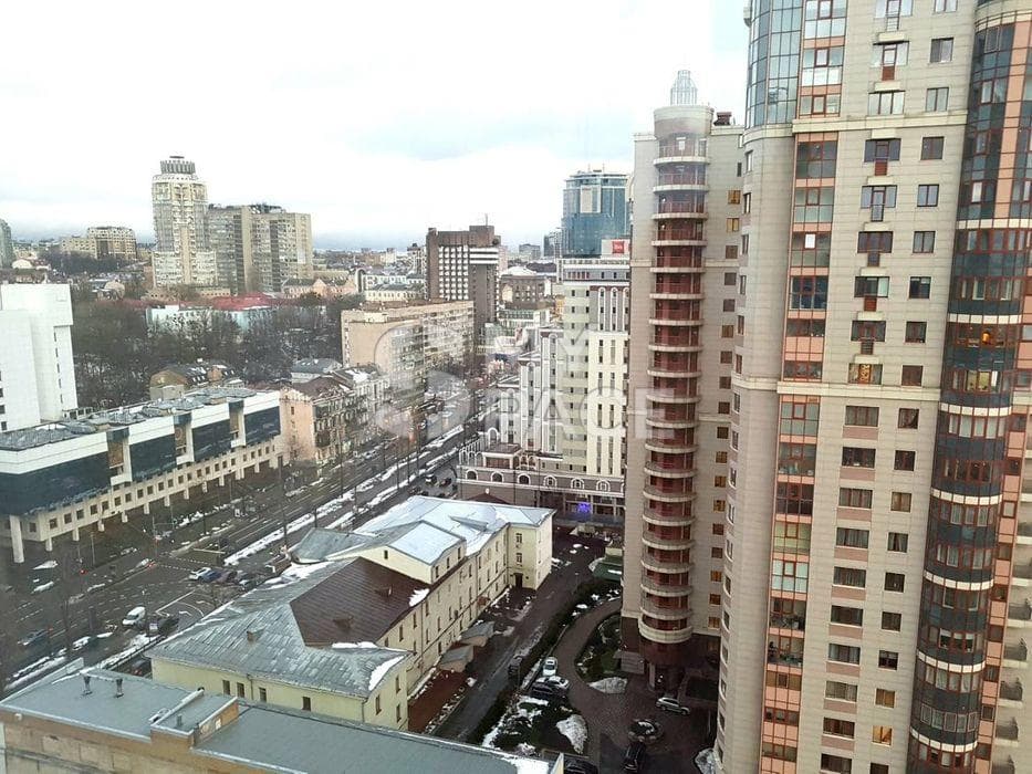 бул. Тараса Шевченка, 33