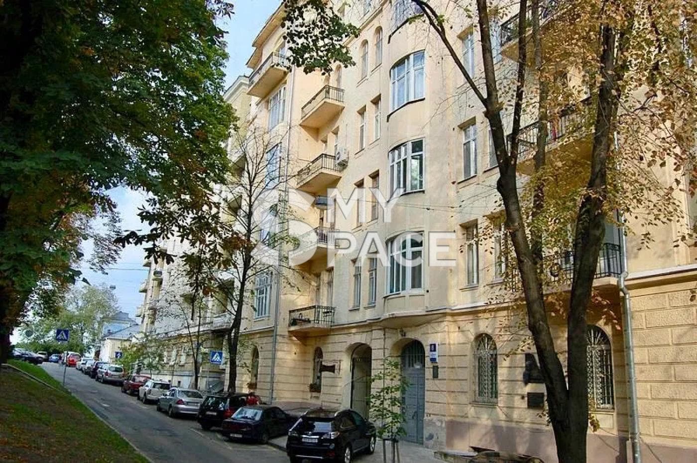 Вул. Костельна, 8