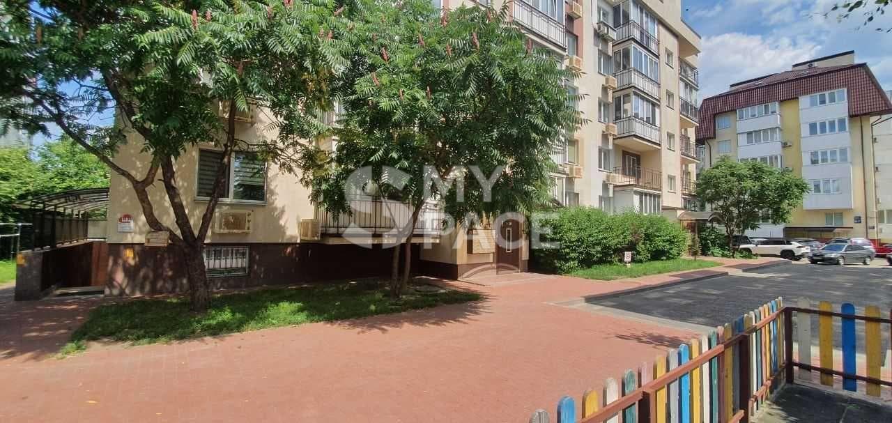 вул. С. Рудницького, 8Є