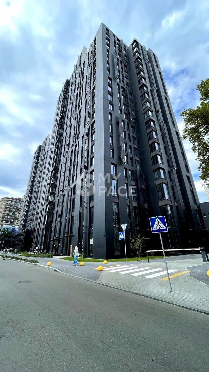 RC TRIIINITY, vul. Vasylia Tiutiunnyka, 39