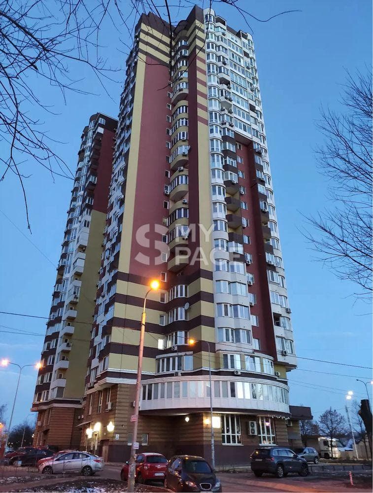 вул. Харківське шосе, 182