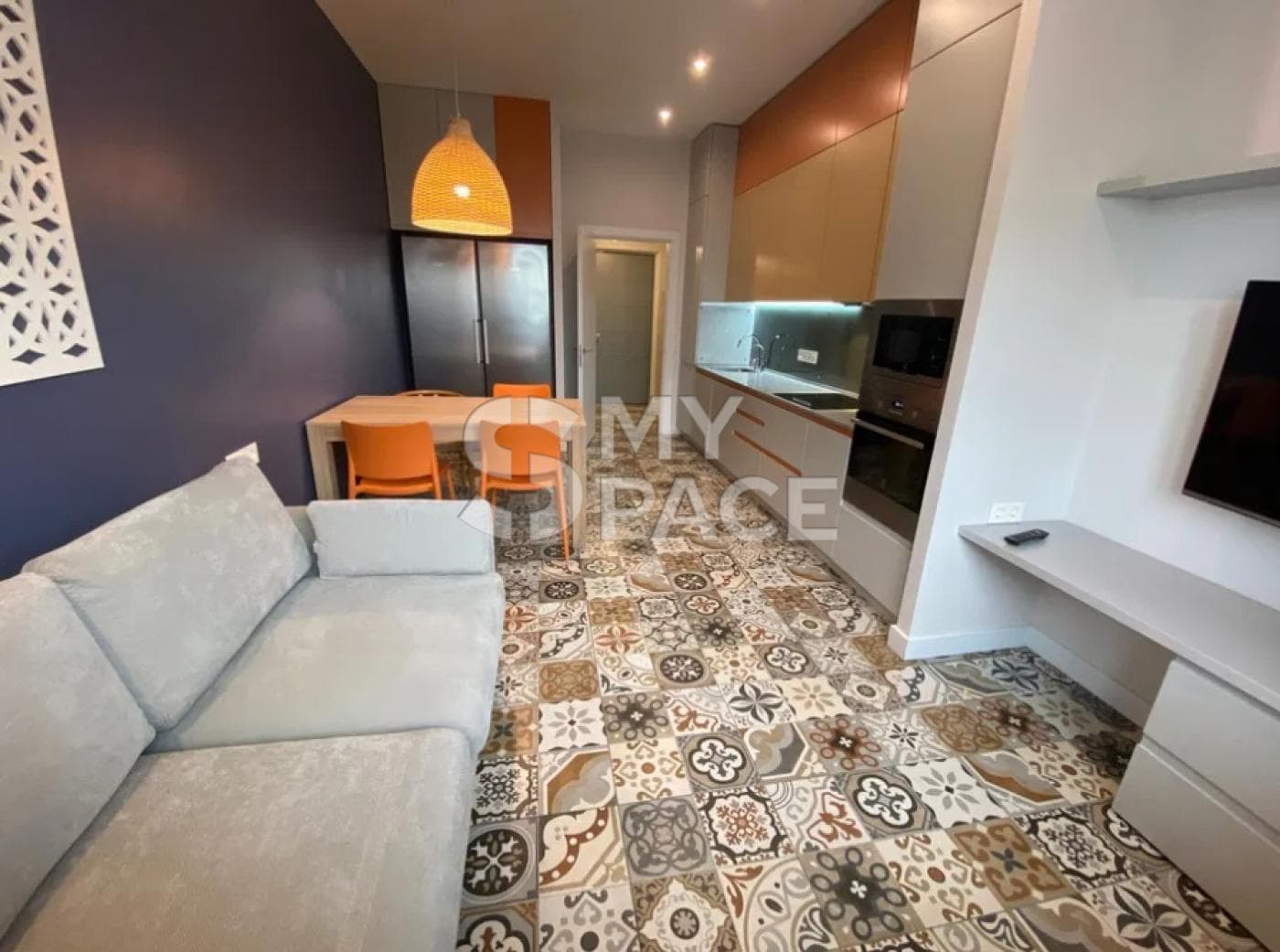 Затишна 4к 122м2 квартира у центрі міста, вул. Дмитрівська, 80