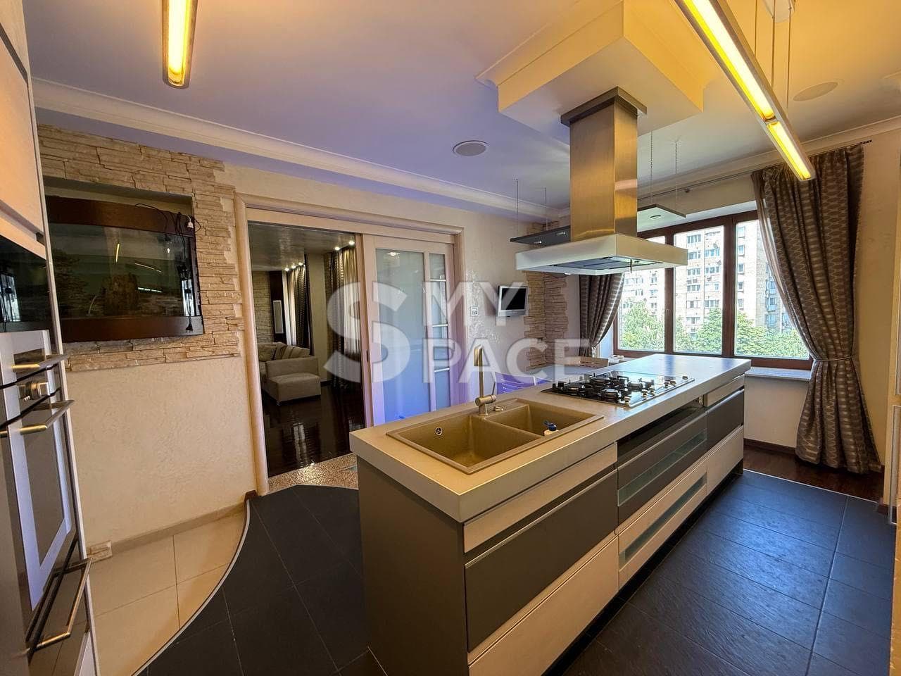 вул. Жилянська, 30а