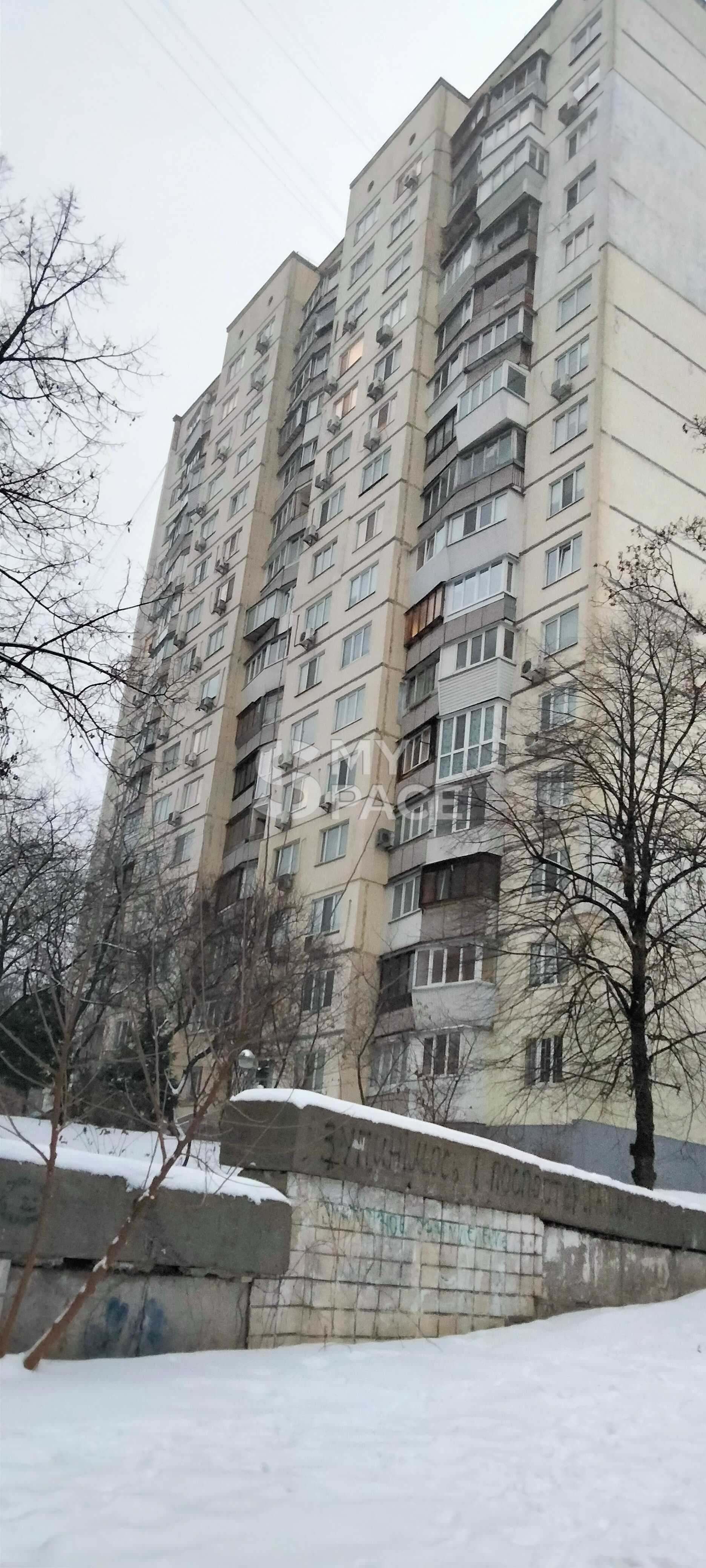 вул. Мстислава Скрипника, 13