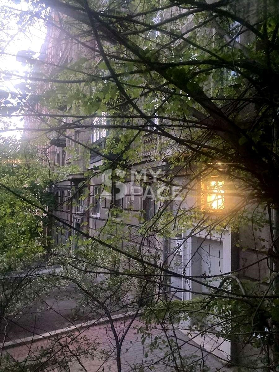 Богдана Хмельницького вул., 78