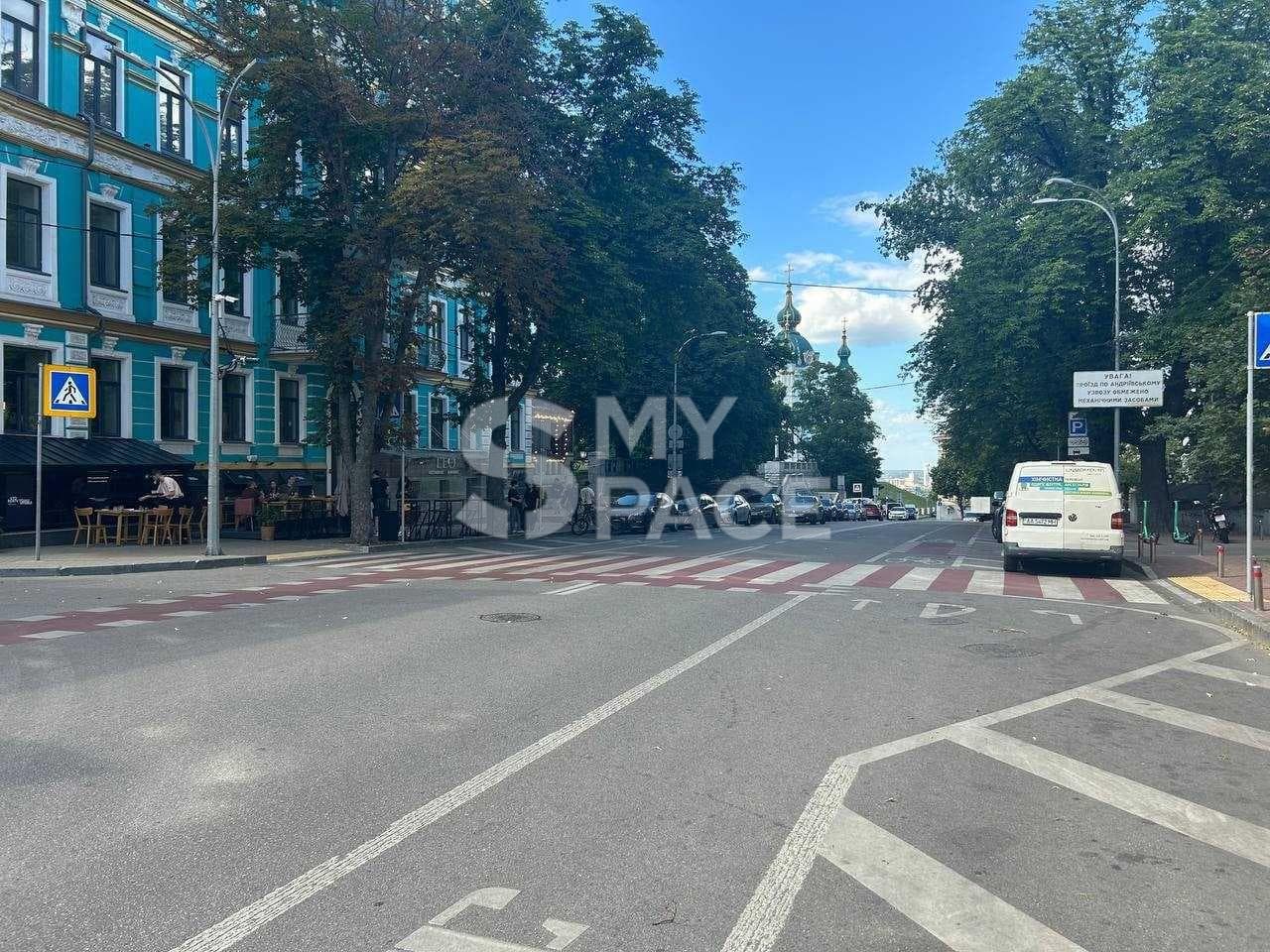 вул. Володимирська, 6