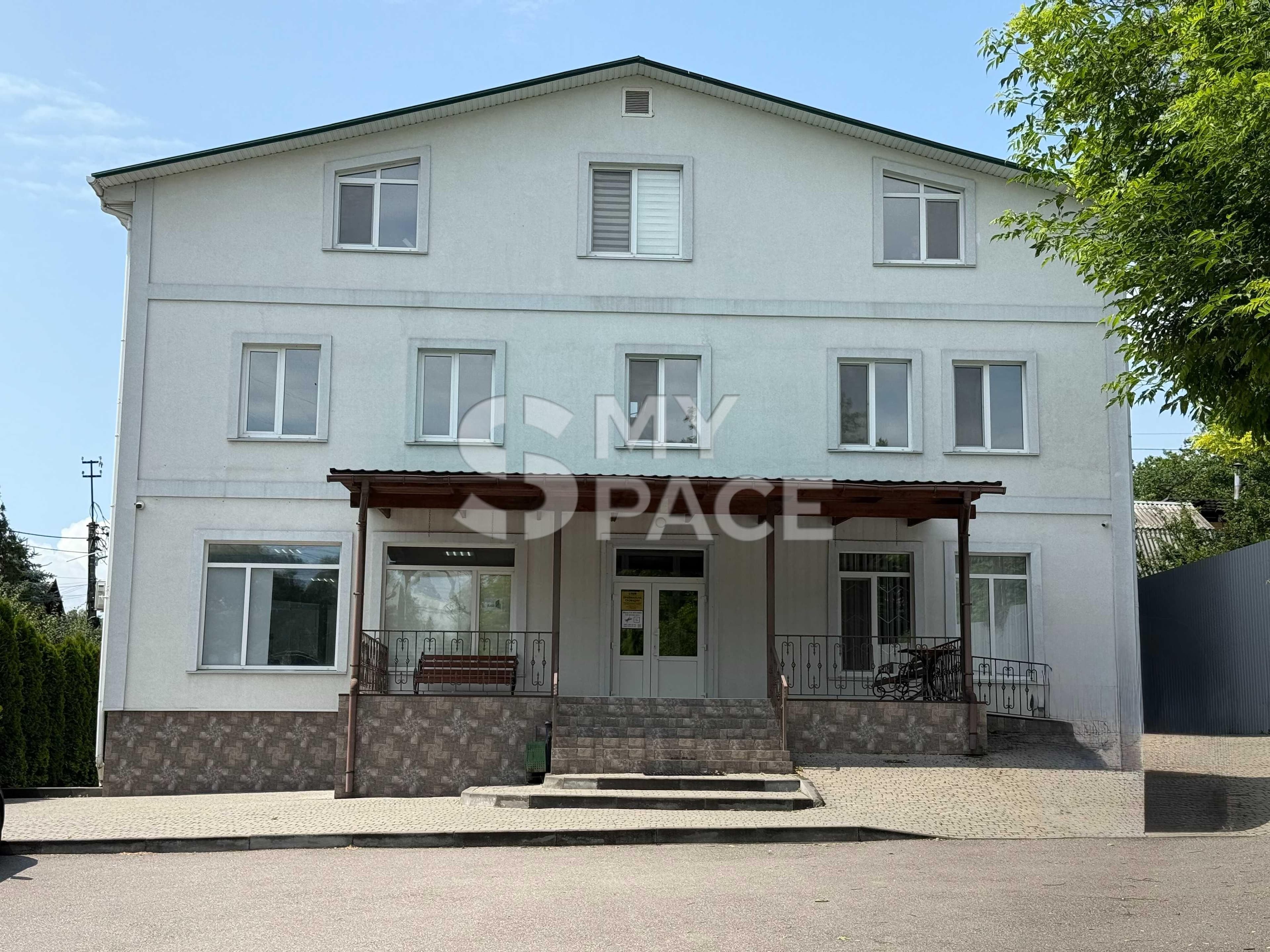 вул. Лауреатська, 8