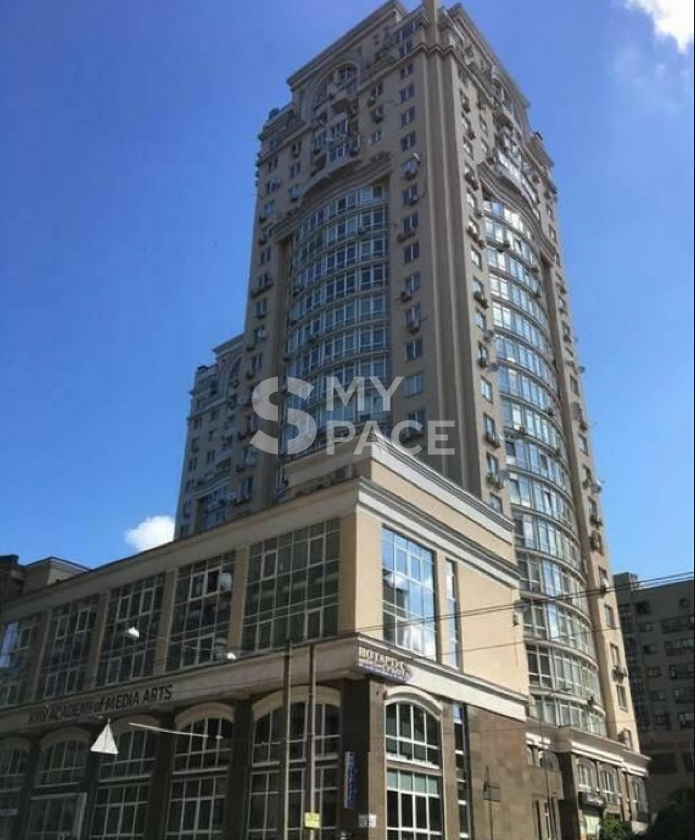 вул. Дмитрівська, 82