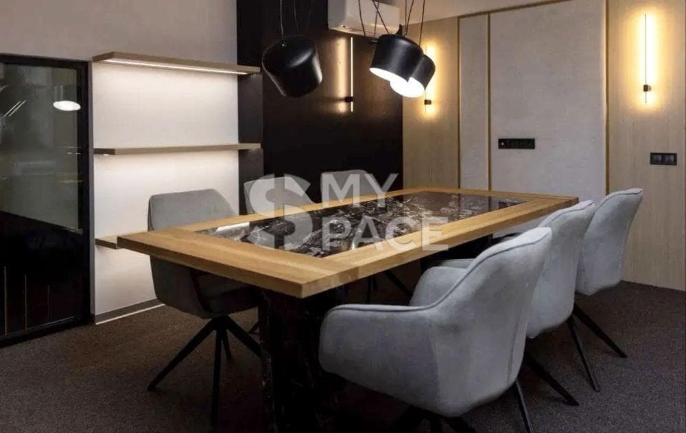 вул. Панаса Мирного, 8