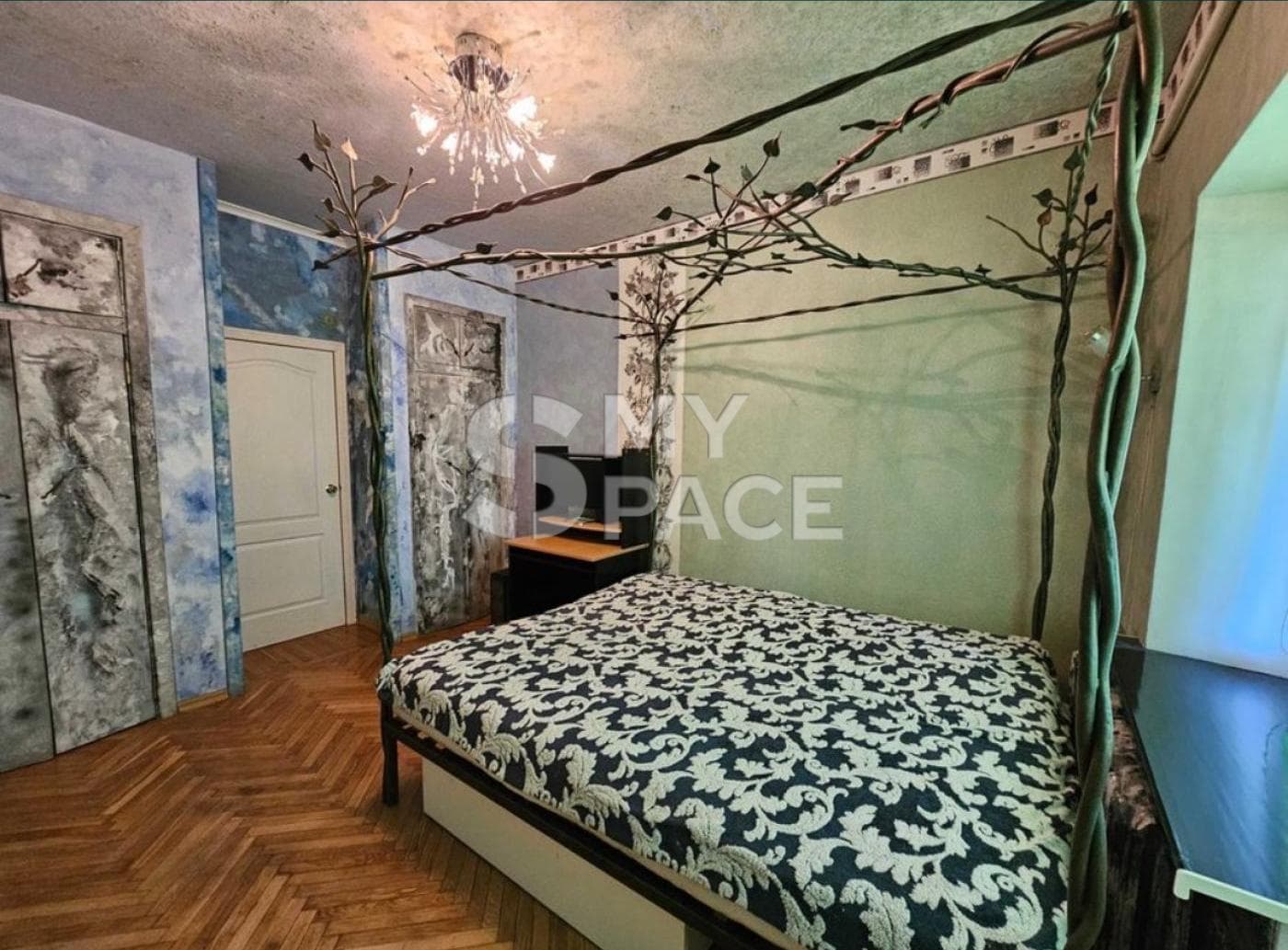 vul. Tulchynska, 7