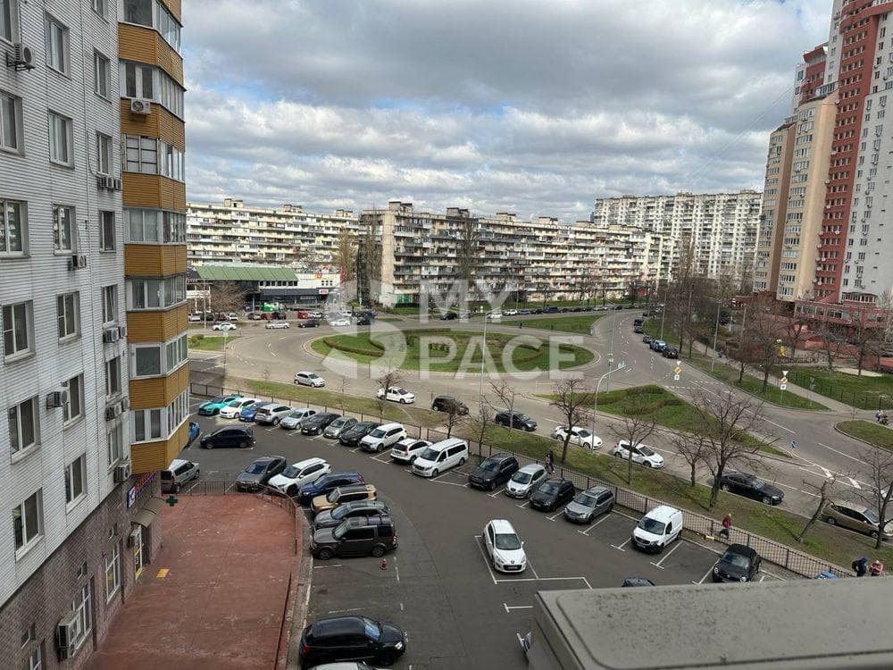 проспект Павла Тичини, 16/2