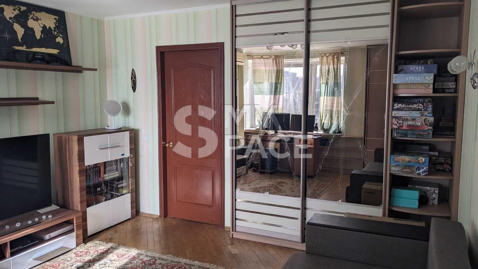 Вул. Антоновича, 122