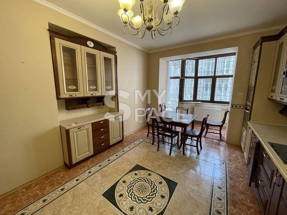 вул. Паторжинського, 14