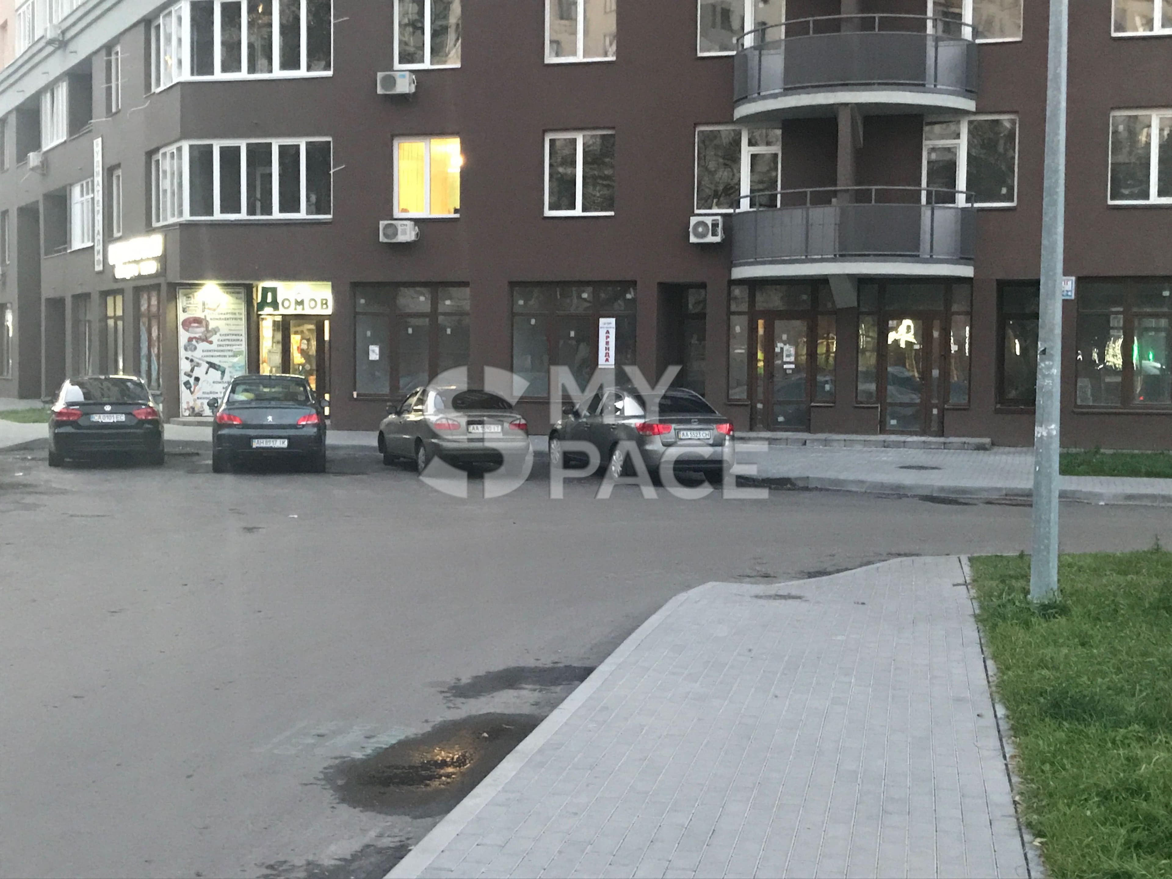 вул Ю. Здановської, 46/1