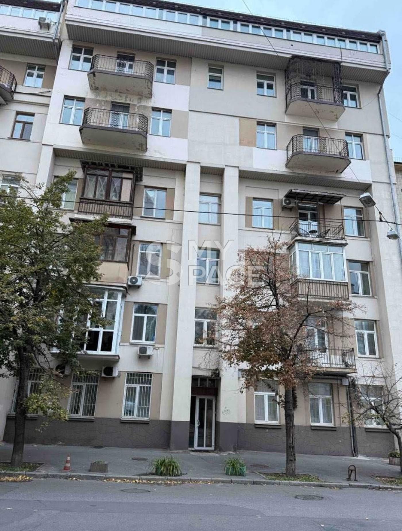 vul. Lypska, 19/7