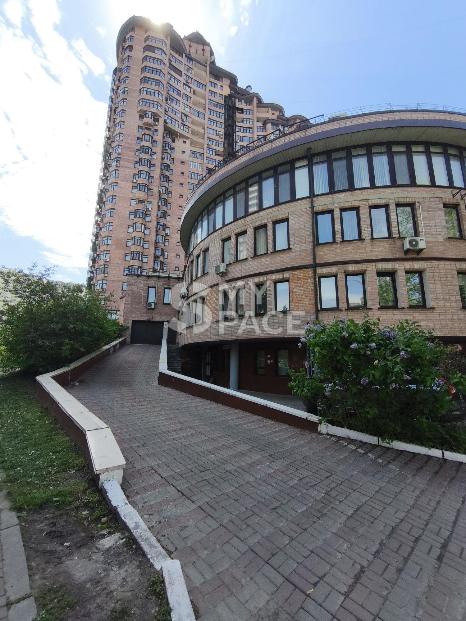 Оренда офісу М.Печерська, вул.Коновальця, 36б 625м2