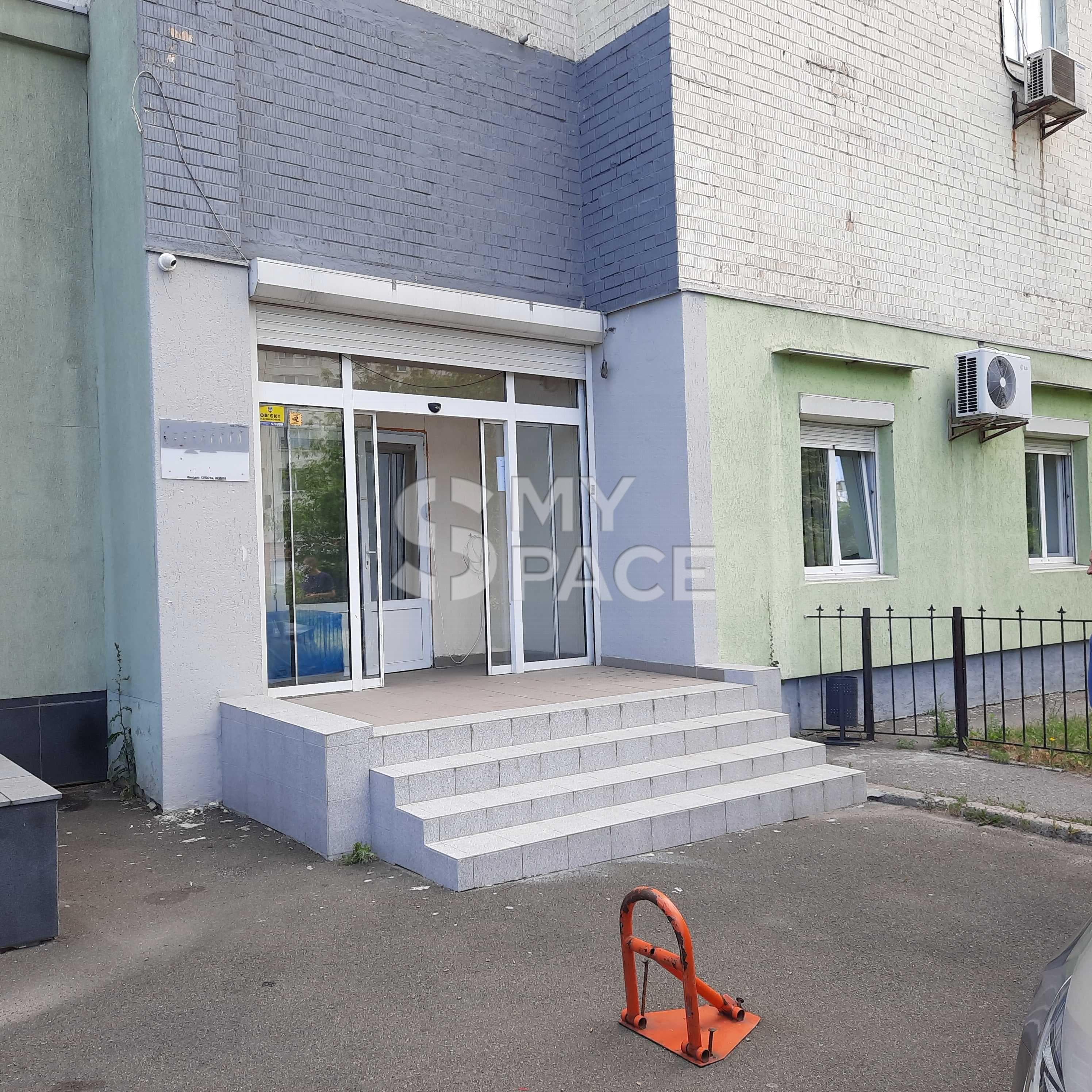 просп. Миколи Бажана, 30