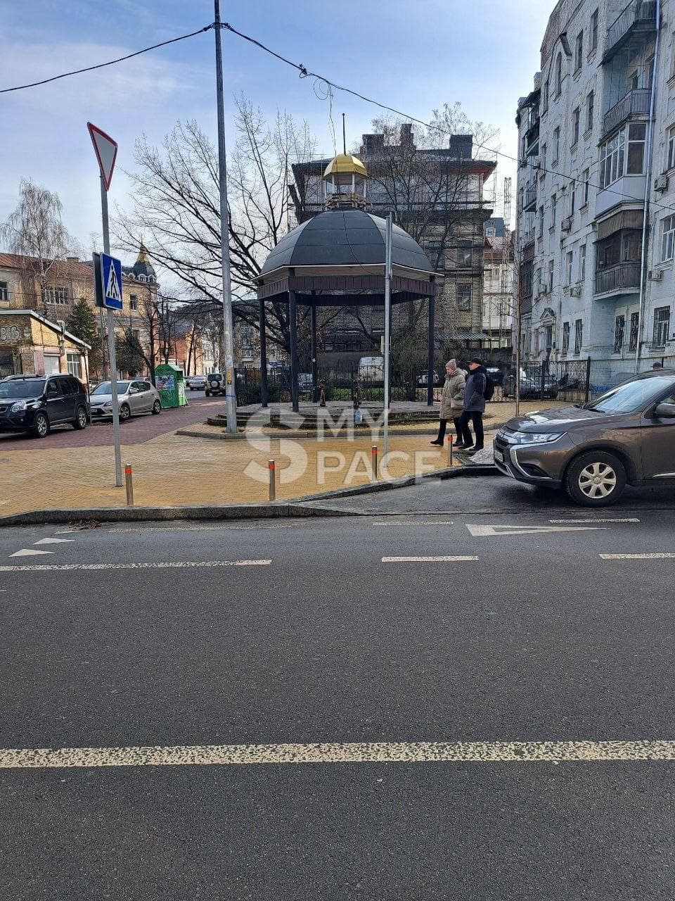 вул. Андріївська, 11/7