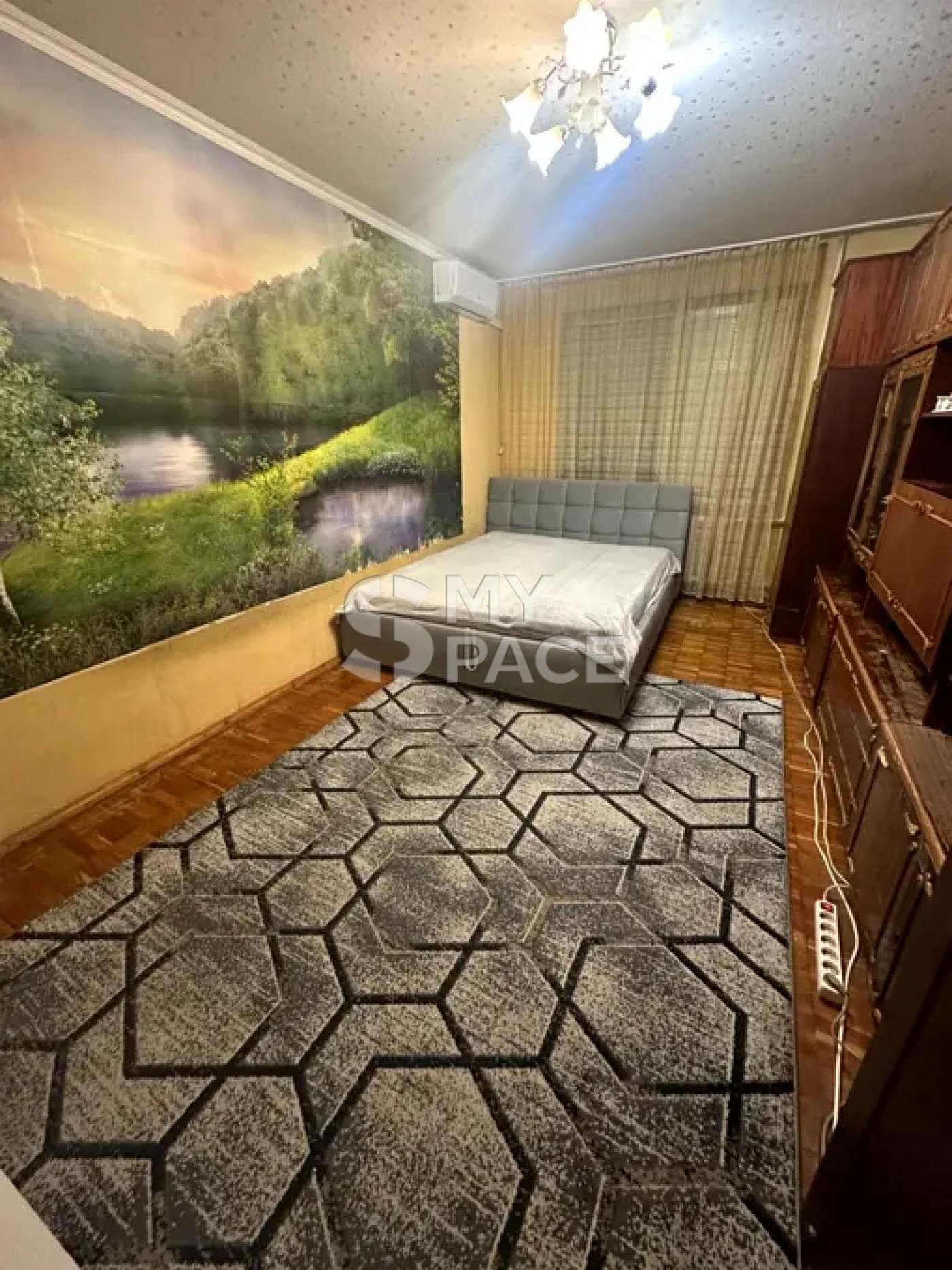 вул. Патріарха Мстислава Скрипника, 9