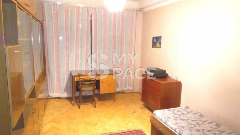 бул. Лесі Українки, 20/22