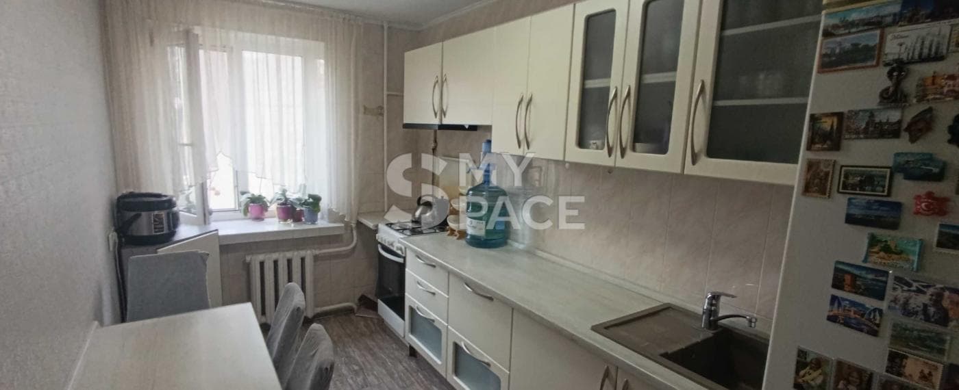 Вул. Золотоустівська, 44/22