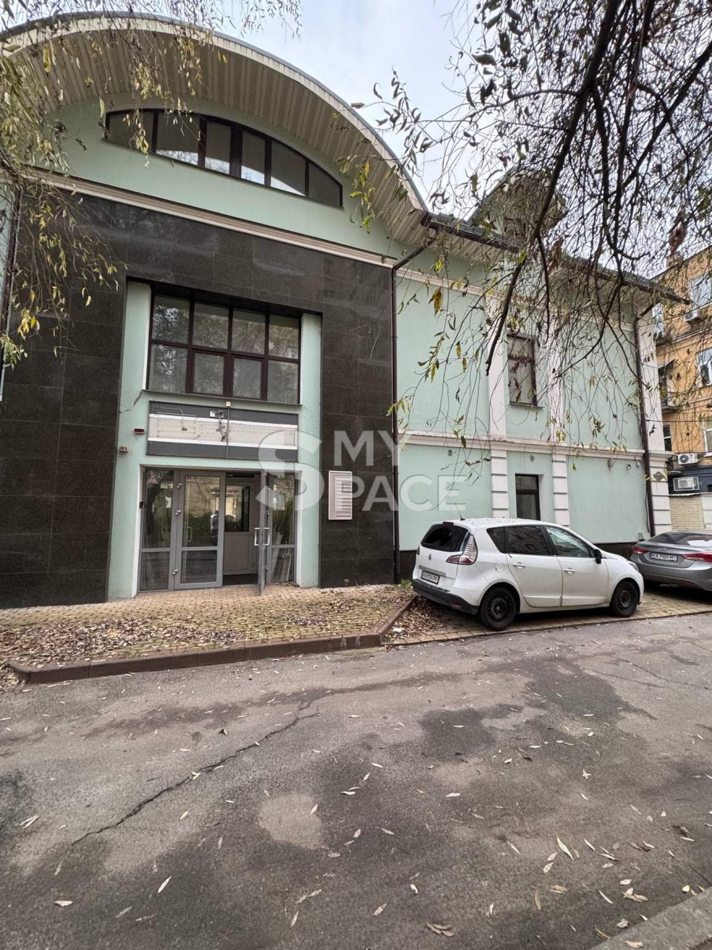 Будівля вул. Золотоустівська, Центр