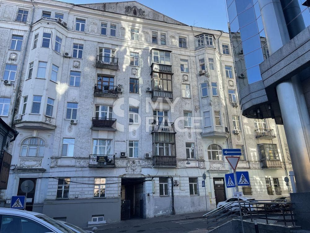 Михайлівський провулок ,9а