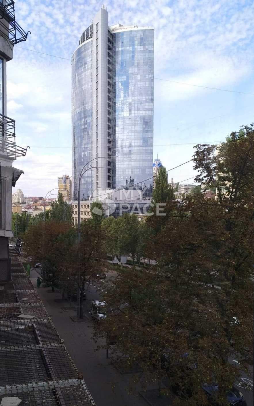 бул. Лесі Українки 10