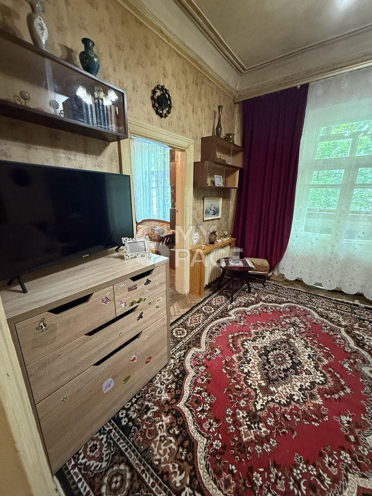 Вул. Богдана Хмельницького, 66