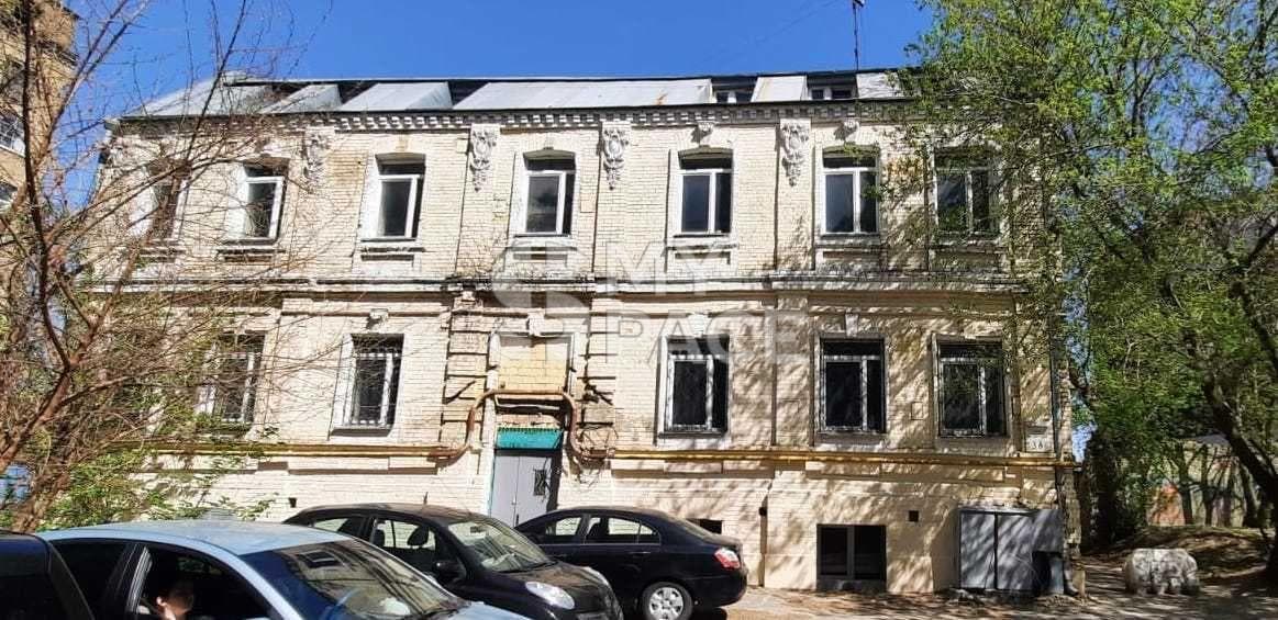 вул. Велика Житомирська, 38Б