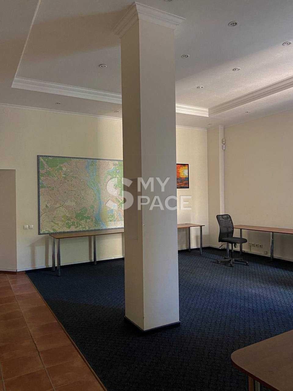 вул. Богдана Хмельницького, 42