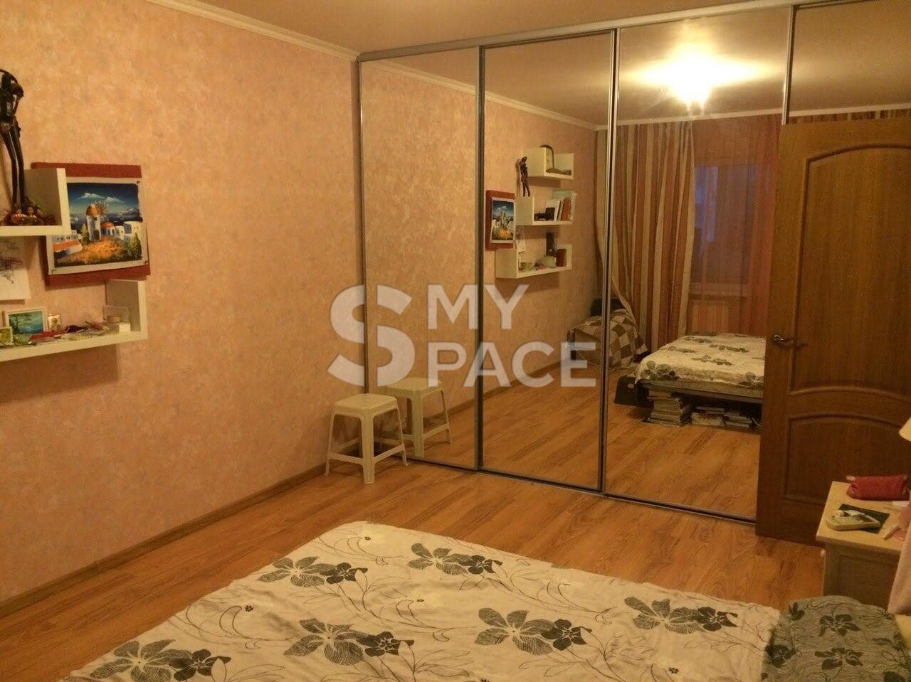 вул. Ф. Ернста, 12