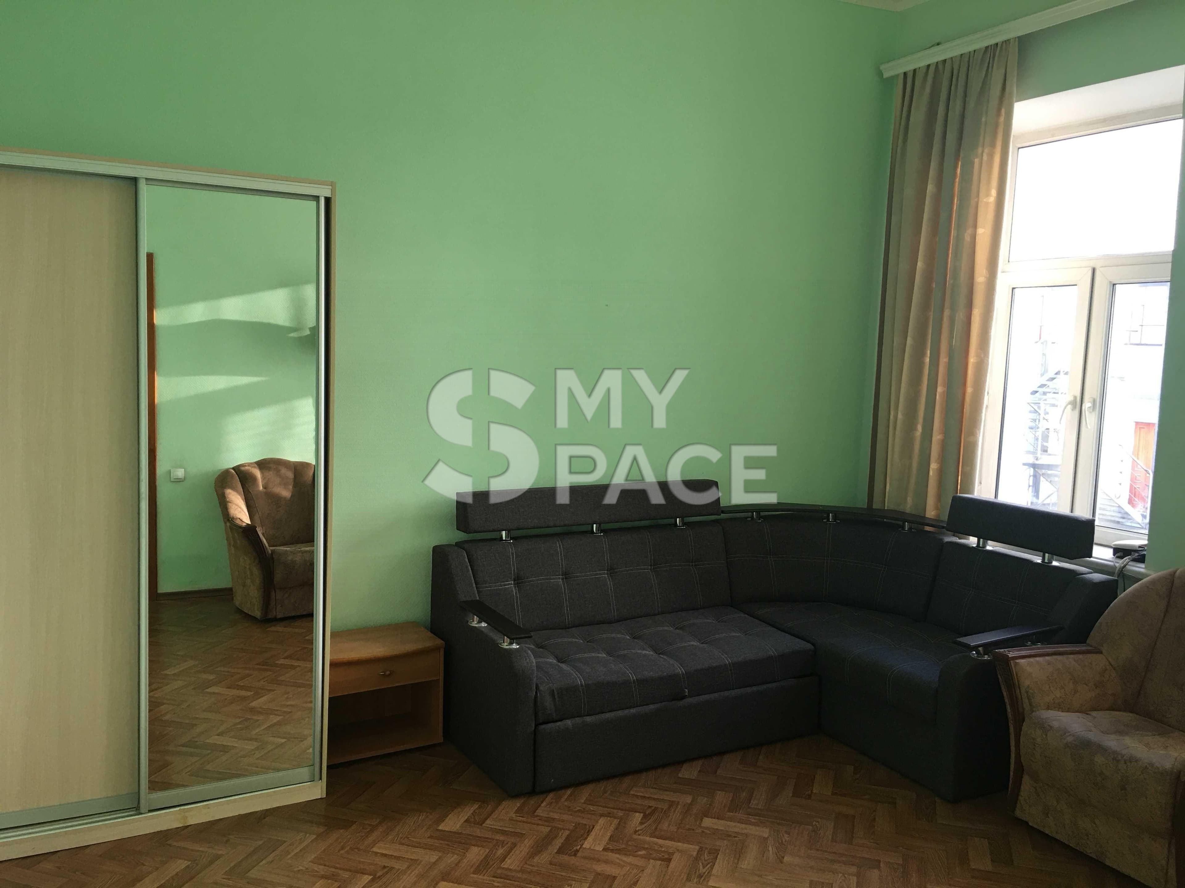Vul. Yevhena Chykalenka, 31-B